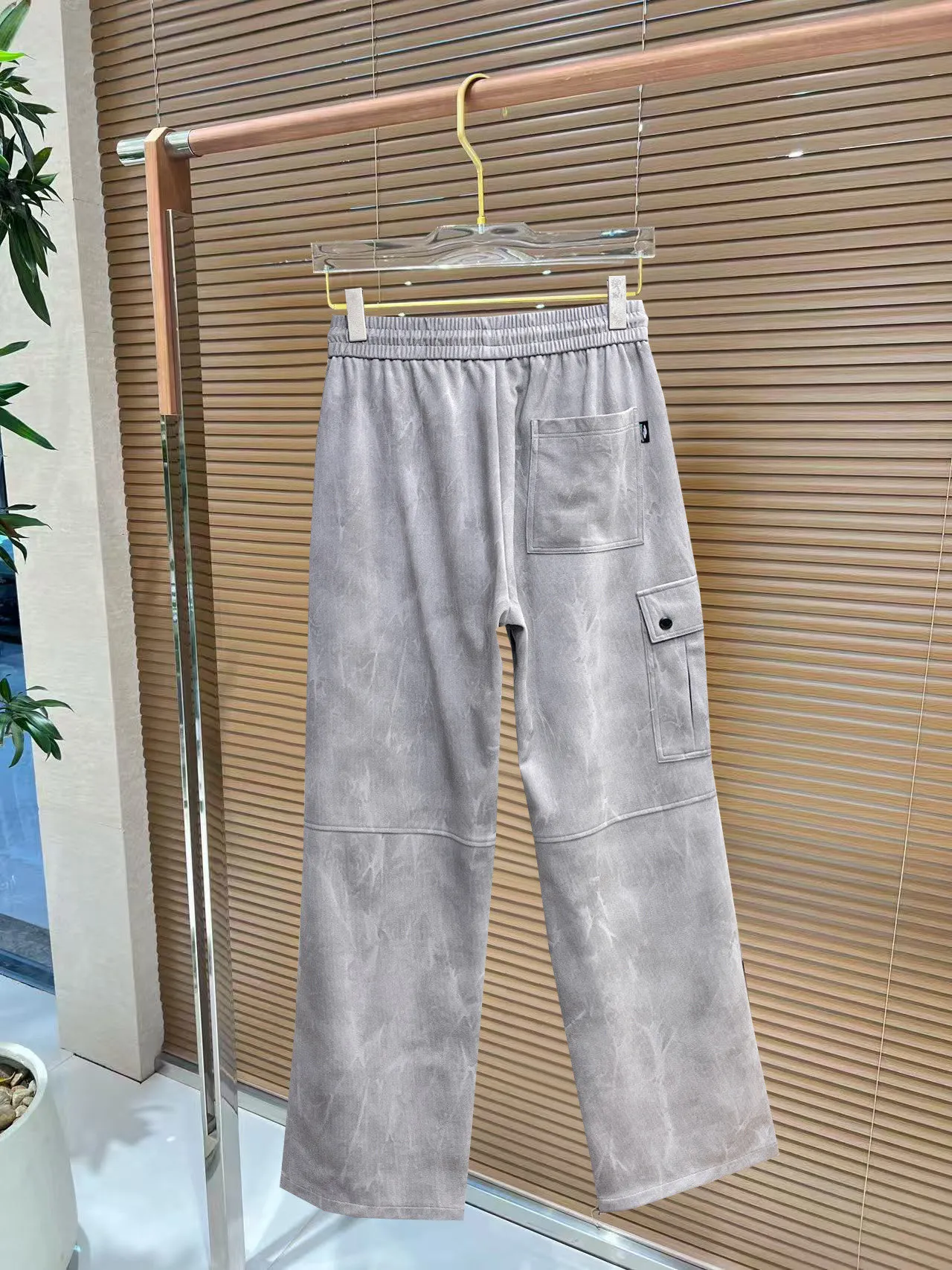 Balenciaga 🆕2026 Autumn and Winter New Arrival Casual Pants! The official website will be released simultaneously. Brand Classic LOGO casual pants, customized fabrics, excellent comfort and strong touch. Highly recognisable, perfect appearance and craftsmanship. Size:M-3XL